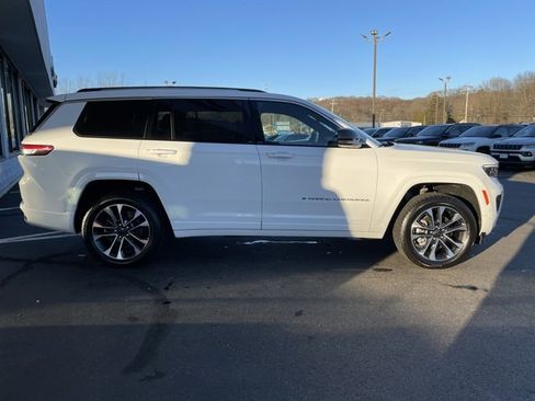 Used 2023 Jeep Grand Cherokee L Overland image 4