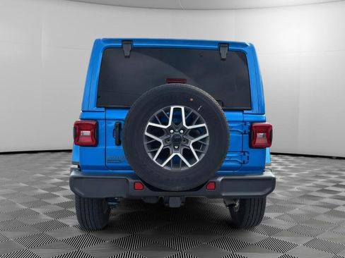 Used 2025 Jeep Wrangler Unlimited Sahara AWD/4WD image 8