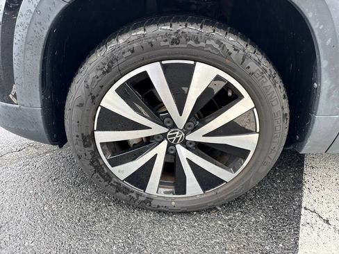 Certified 2022 Volkswagen Taos SE AWD/4WD image 10