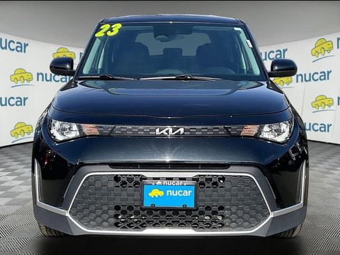 Used 2023 Kia Soul LX image 2