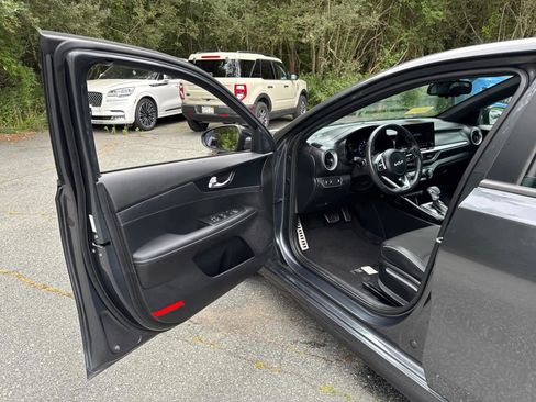 Used 2023 Kia Forte GT-Line w/ GT-Line Premium Package image 12