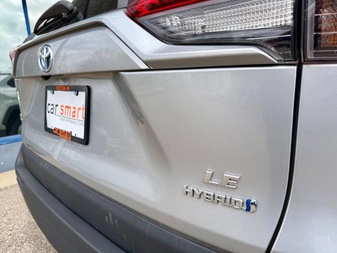 Used 2020 Toyota RAV4 LE AWD/4WD image 20