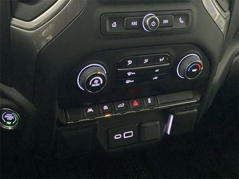 Used 2024 Chevrolet Silverado 1500 Custom image 23