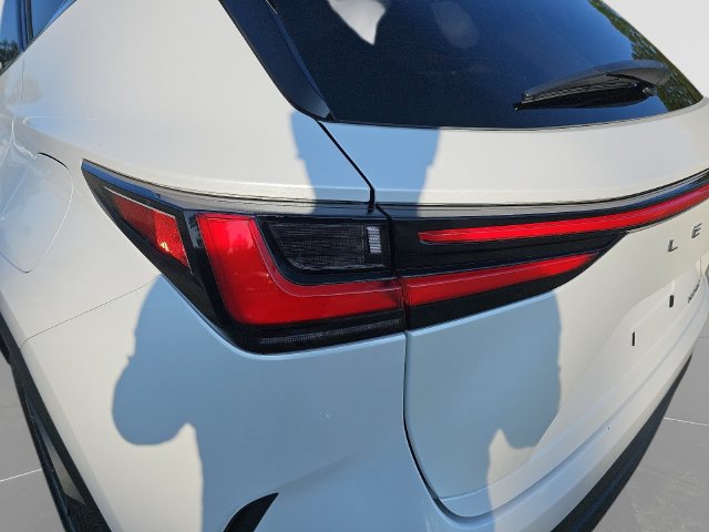 Used 2025 Lexus NX 250 FWD w/ Accessory Package (2T) image 38