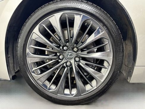 Used 2020 Lexus LS 500 w/ Interior Upgrade Package RWD image 40