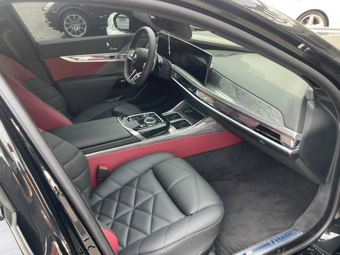 Used 2025 BMW 740i RWD image 24