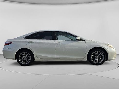 Used 2016 Toyota Camry SE FWD image 9
