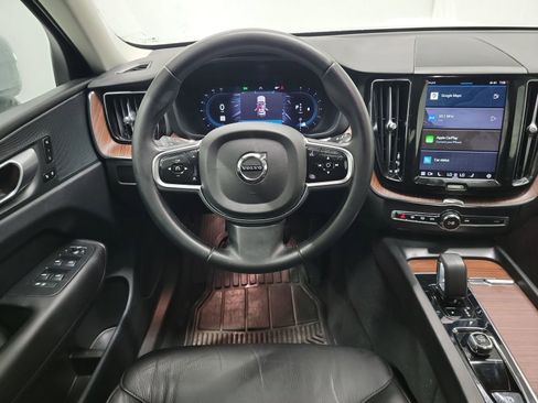 Used 2023 Volvo XC60 B5 Plus image 16