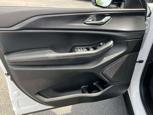 Used 2024 Jeep Grand Cherokee Altitude AWD/4WD image 12