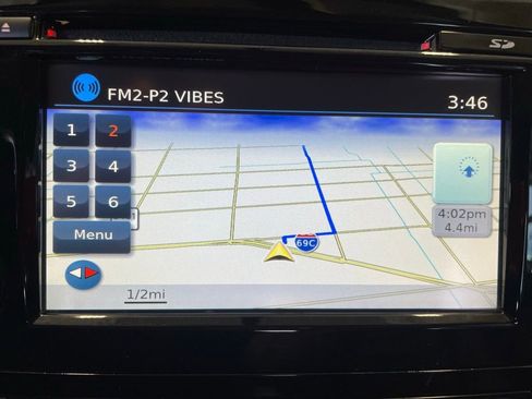 Certified 2017 Nissan Rogue SV w/ SV Premium Package image 9