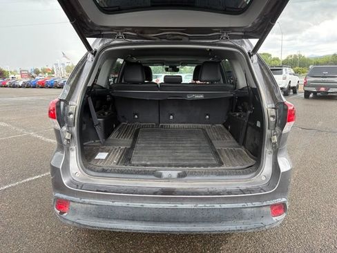 Certified 2018 Toyota Highlander XLE AWD/4WD image 6
