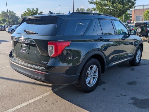Used 2022 Ford Explorer XLT AWD/4WD image 4