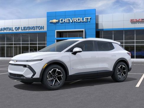 New 2026 Chevrolet Equinox EV LT image 2