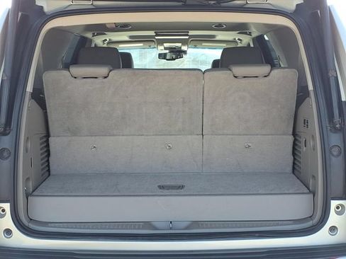 Used 2015 Chevrolet Tahoe LTZ RWD image 9