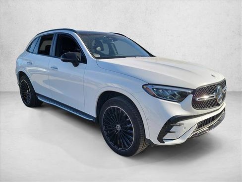 Used 2024 Mercedes-Benz GLC 300 image 3