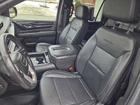 Used 2021 GMC Yukon XL Denali w/ Denali Premium Package image 14