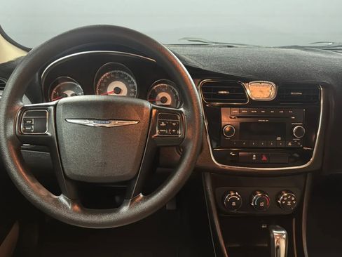 Used 2011 Chrysler 200 LX FWD image 10