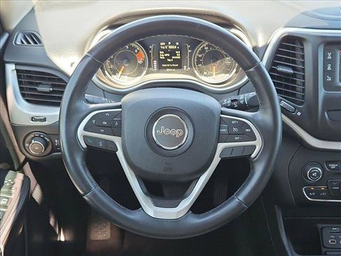 Used 2016 Jeep Cherokee Latitude w/ Safety/Convenience Group FWD image 14