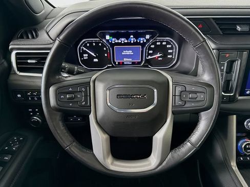 Used 2021 GMC Yukon Denali w/ Denali Premium Package AWD/4WD image 12