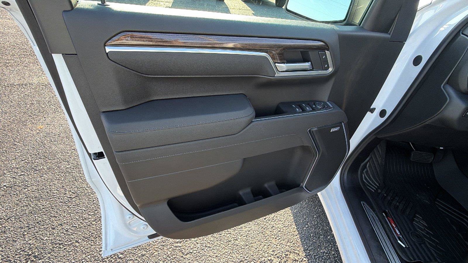 New 2026 Chevrolet Silverado 1500 RST AWD/4WD image 15