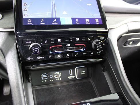 Used 2023 Jeep Grand Cherokee 4WD 4xe w/ Luxury Tech Group II image 14