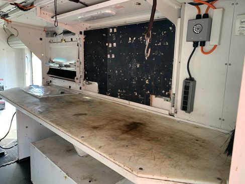 Used 2019 Ford E-350 and Econoline 350 Super Duty image 37