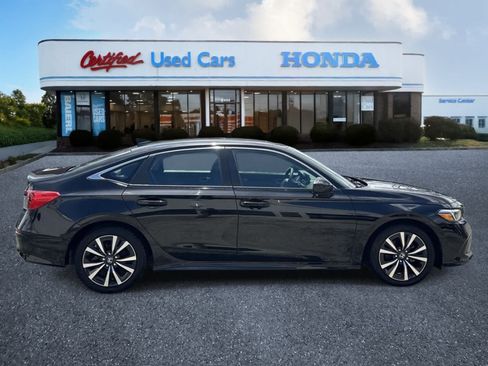 Used 2023 Honda Civic EX image 6
