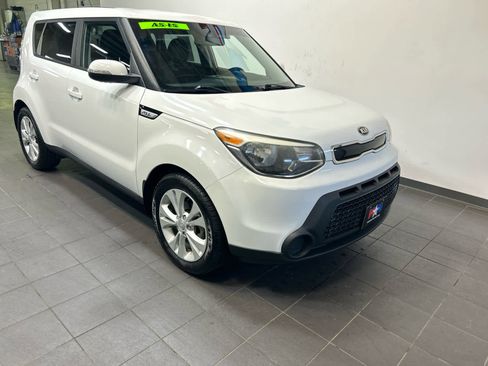 Used 2014 Kia Soul + FWD image 2