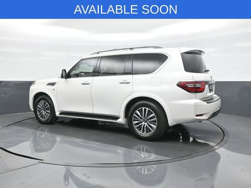 Used 2021 Nissan Armada SL w/ Captain's Chairs Package AWD/4WD image 5