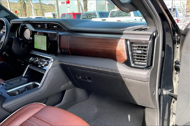 Used 2024 GMC Sierra 3500 Denali Ultimate AWD/4WD image 16