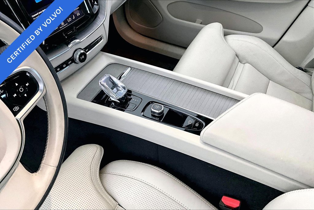 Used 2024 Volvo XC60 B5 Ultimate w/ Protection Package Premier AWD/4WD image 16