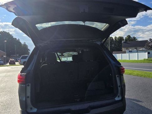 Used 2023 Chevrolet Traverse LT AWD/4WD image 7