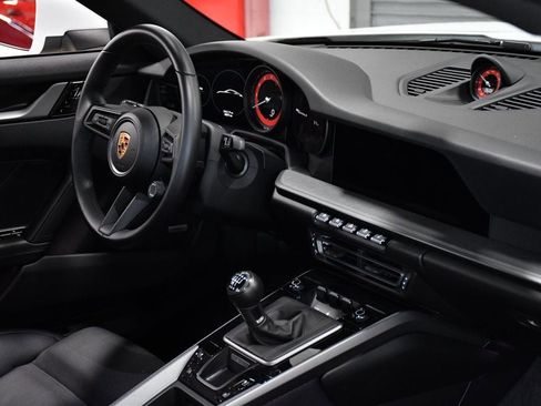 Used 2021 Porsche 911 Carrera S RWD image 32