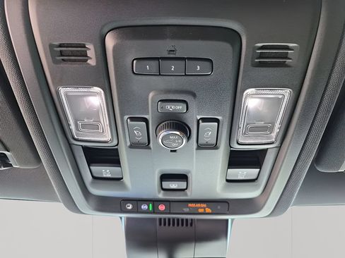 Used 2024 GMC Yukon AT4 w/ Technology Package AWD/4WD image 47