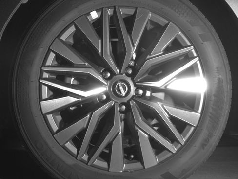 Used 2025 Nissan Altima 2.5 SV FWD image 9