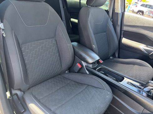 Used 2023 Nissan Kicks SV FWD image 8