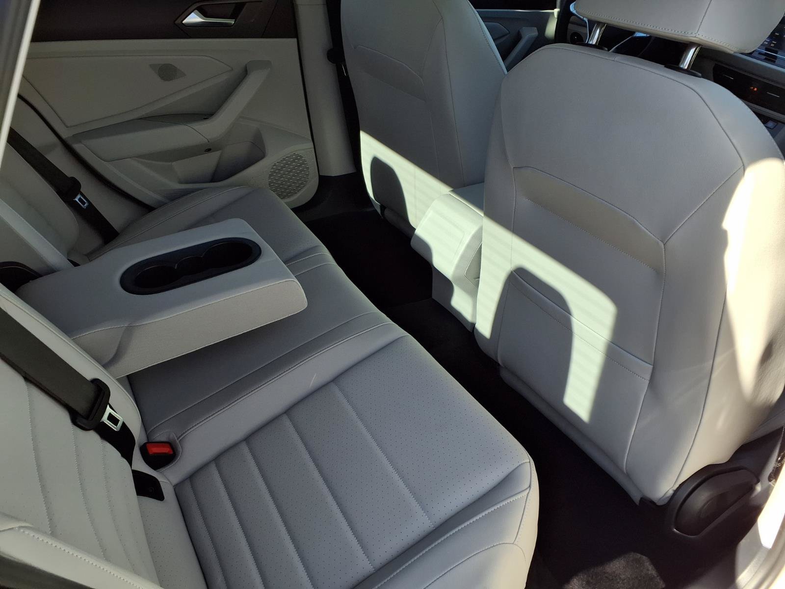 Used 2024 Volkswagen Jetta SE w/ Panoramic Sunroof Package FWD image 22