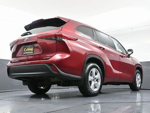 Used 2021 Toyota Highlander LE image 59