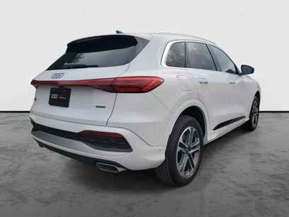 Used 2025 Audi Q5 Premium w/ Convenience Package