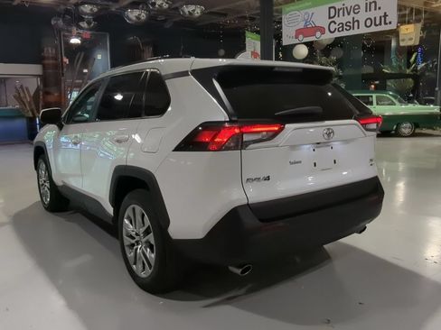 Used 2023 Toyota RAV4 XLE Premium AWD/4WD image 10