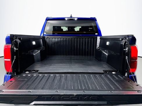 Used 2024 Toyota Tacoma TRD Off-Road image 21