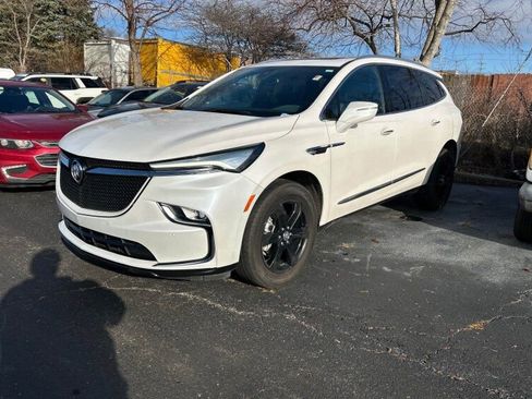 Used 2023 Buick Enclave Essence w/ Experience Buick Package image 2