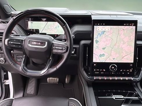 Used 2025 GMC Yukon AT4 Ultimate image 9