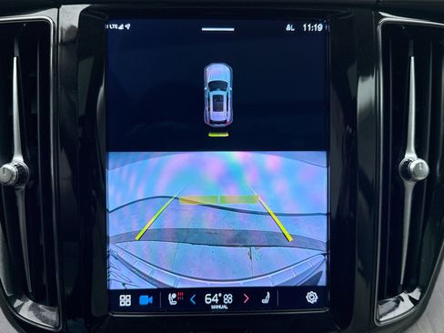 Used 2022 Volvo XC60 B5 Inscription w/ Climate Package image 16