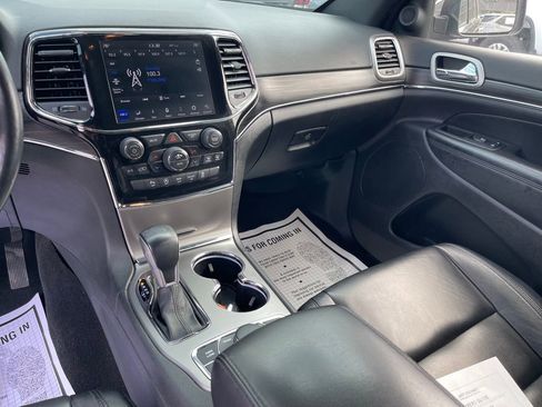 Used 2022 Jeep Grand Cherokee Limited image 20