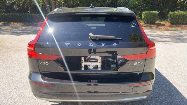 Used 2026 Volvo V60 B5 Cross Country Ultra AWD/4WD image 8