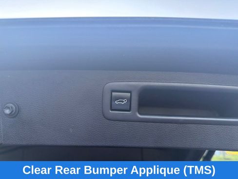 Used 2023 Toyota Highlander LE AWD/4WD image 22
