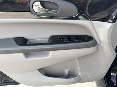 Used 2017 Buick Enclave Convenience FWD image 10