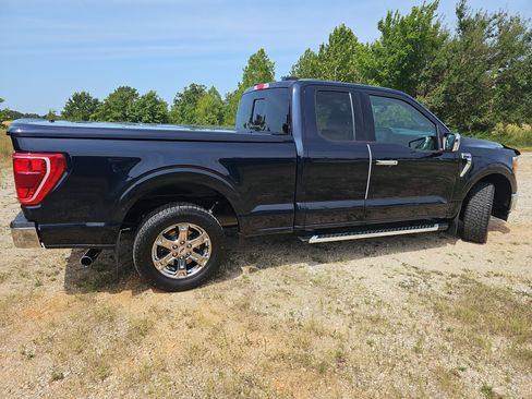 Used 2022 Ford F150 XLT w/ Equipment Group 302A High RWD image 3