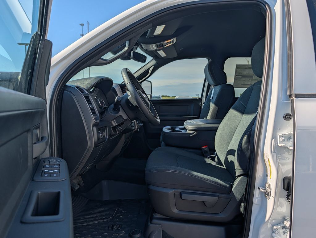 New 2026 RAM 2500 Tradesman AWD/4WD image 5
